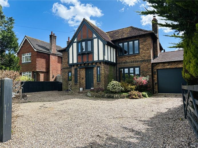 4 bedroom house, Elcot Lane, Marlborough SN8 - Available
