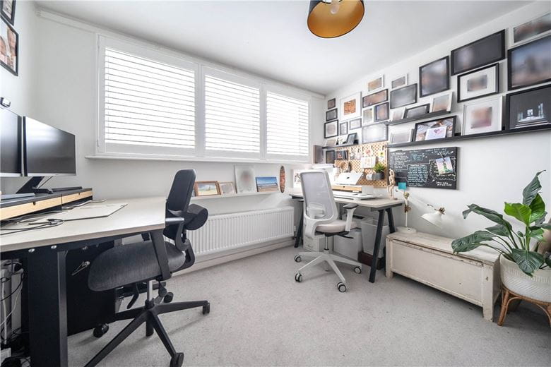 4 bedroom house, Ducks Meadow, Marlborough SN8 - Available