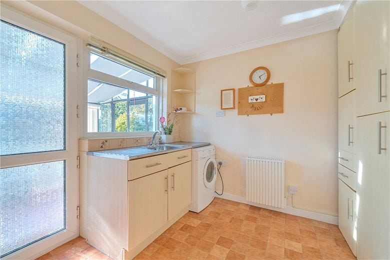 4 bedroom house, Ailesbury Way, Burbage SN8 - Available