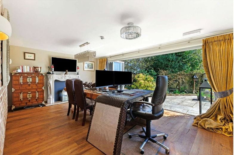 4 bedroom house, Pall Mall, Burbage SN8 - Available