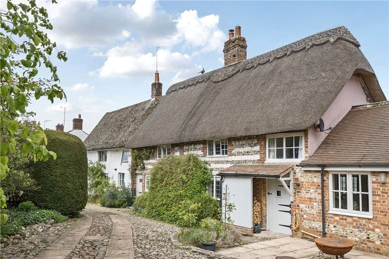 2 bedroom house, Castle Street, Aldbourne SN8 - Available
