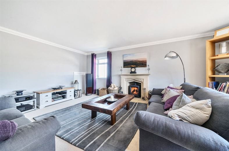 5 bedroom house, Studley Corner, Studley SN11 - Available