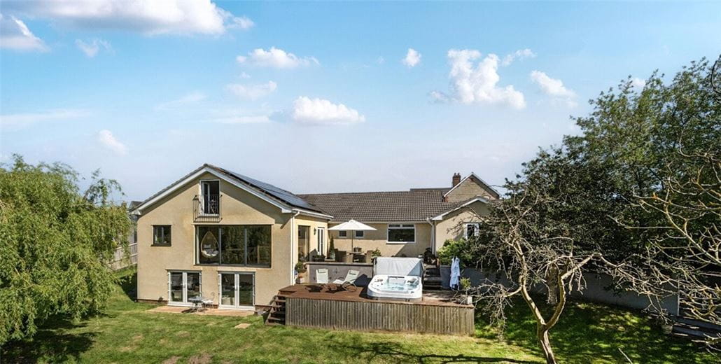 5 bedroom house, Studley Corner, Studley SN11 - Available