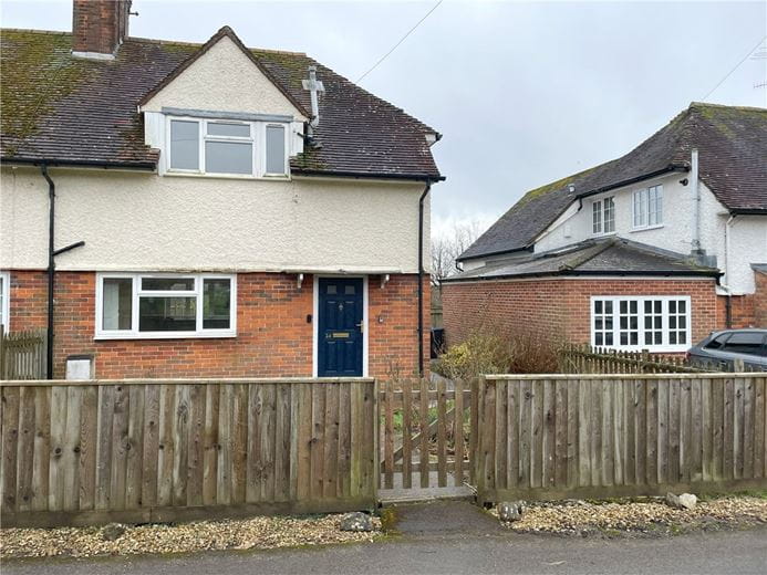 3 bedroom house, St. Johns Close, Marlborough SN8 - Available