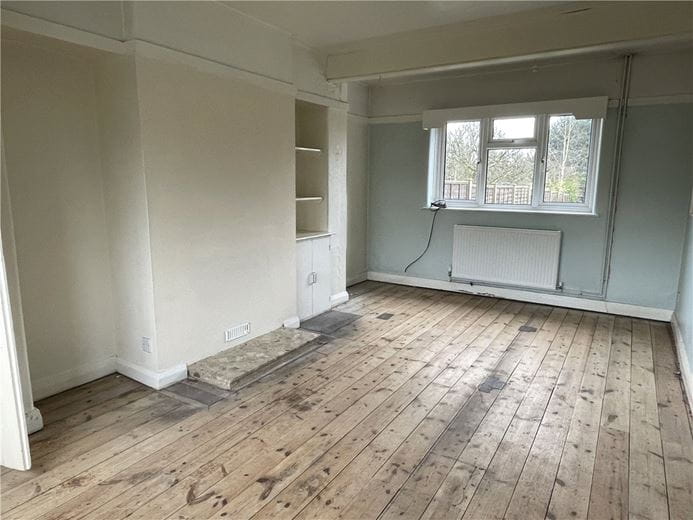 3 bedroom house, St. Johns Close, Marlborough SN8 - Available