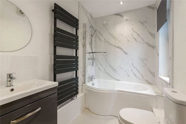 3 bedroom house, Cherry Orchard, Marlborough SN8 - Available