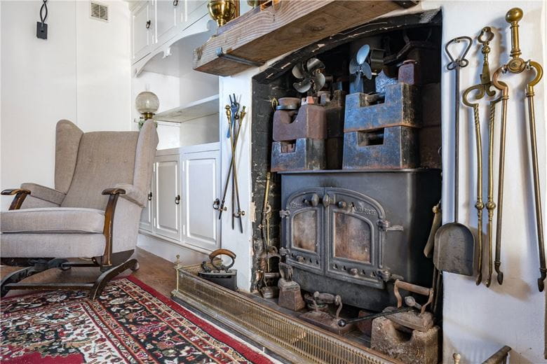 2 bedroom cottage, Broad Street, Beechingstoke SN9 - Available