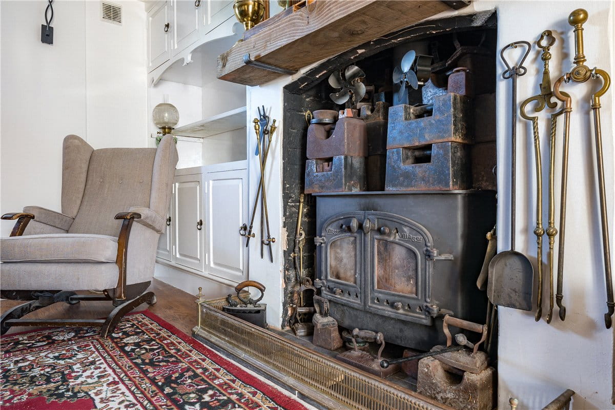 2 bedroom cottage, Broad Street, Beechingstoke SN9 - Available