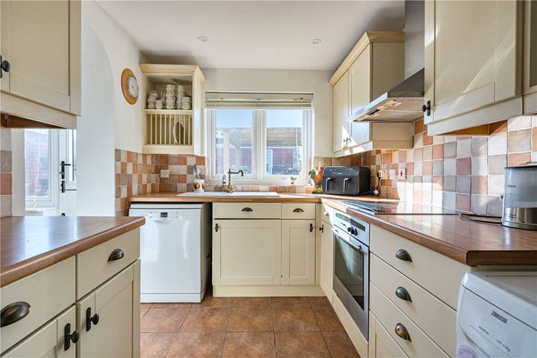 2 bedroom cottage, Broad Street, Beechingstoke SN9 - Available