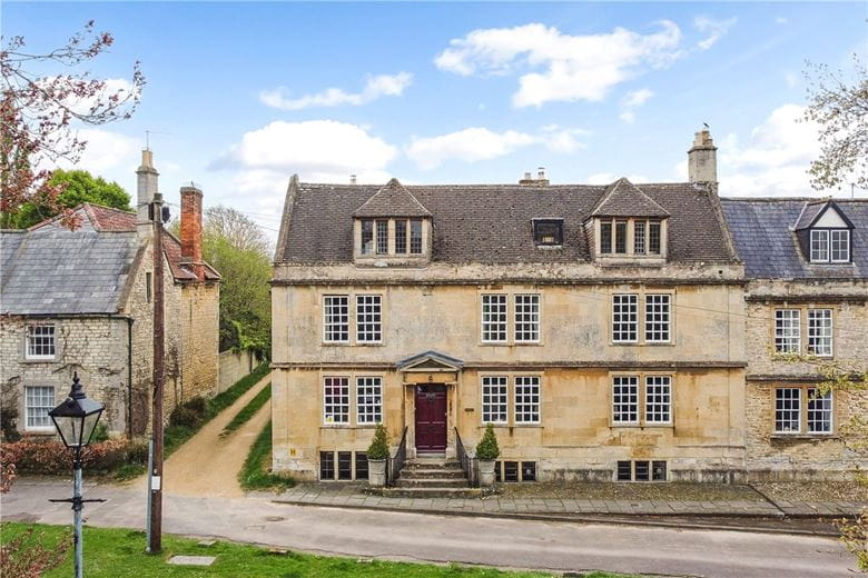 6 bedroom house, The Green, Calne SN11 - Available