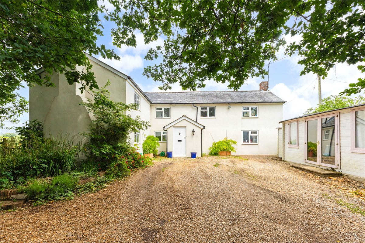 4 bedroom house, Knowle, Pewsey SN9 - Available