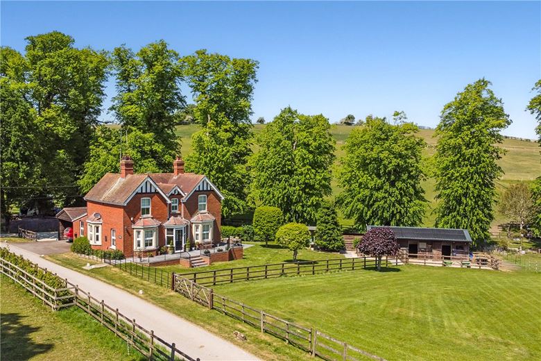 4 bedroom house, Russley Park, Baydon SN8 - Available