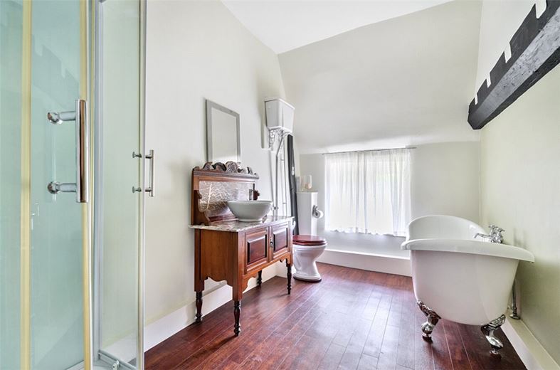 4 bedroom house, Yatesbury, Calne SN11 - Available