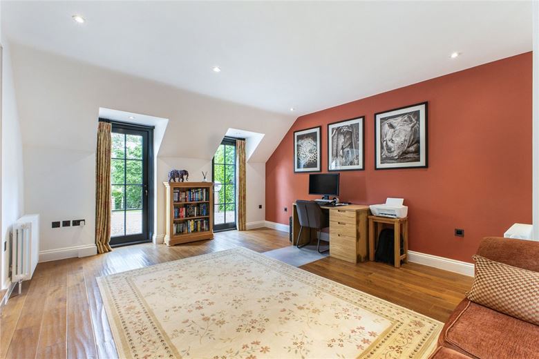 4 bedroom house, Broome Manor Lane, Swindon SN3 - Sold STC