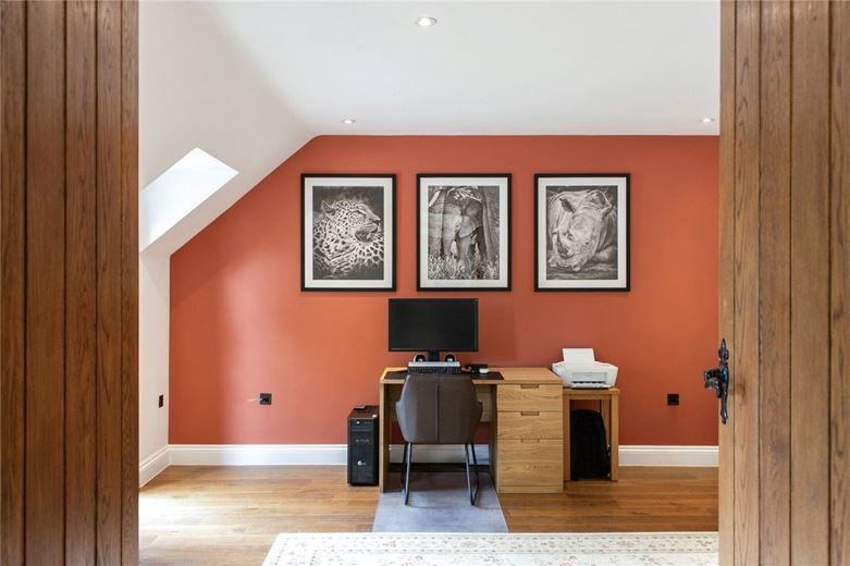 4 bedroom house, Broome Manor Lane, Swindon SN3 - Sold STC