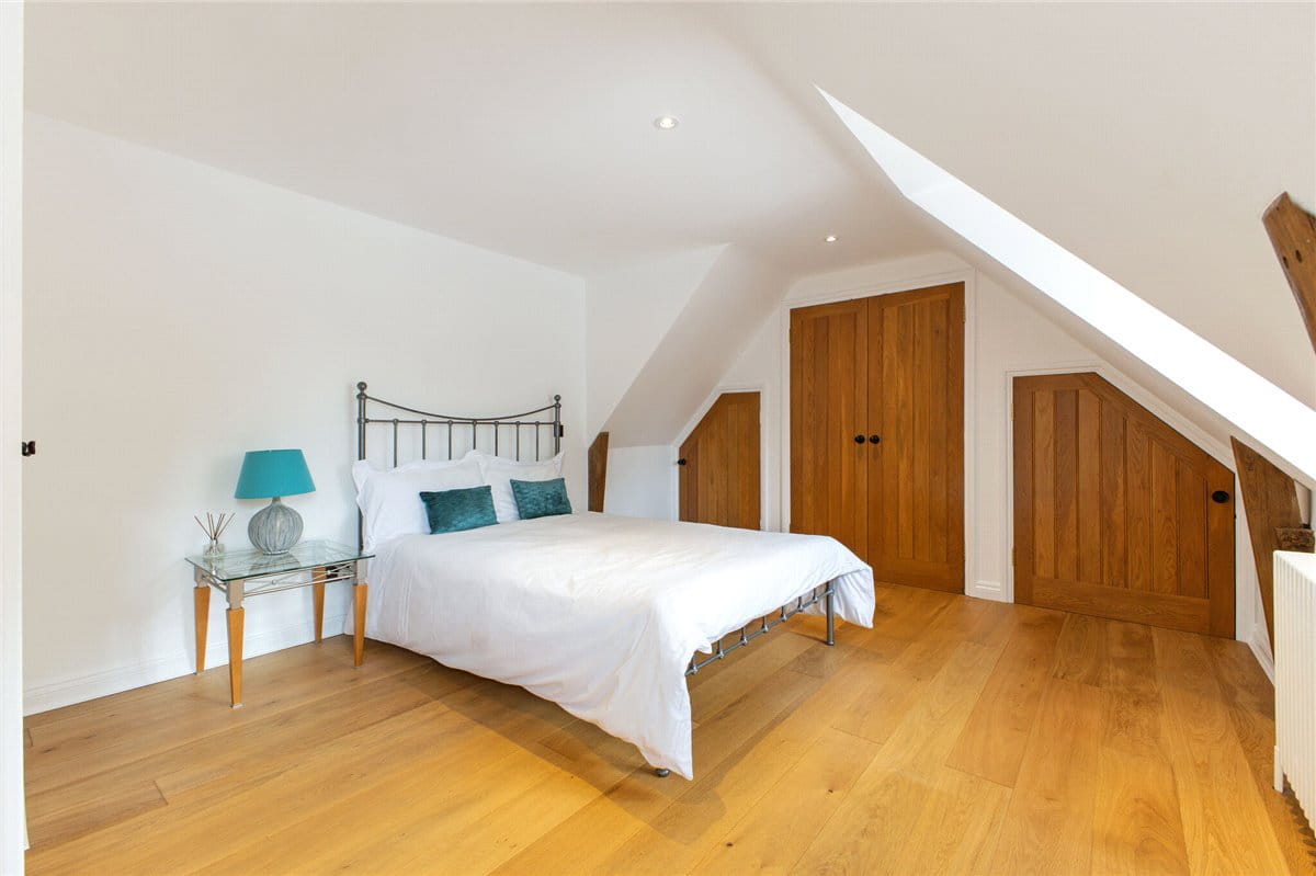 4 bedroom house, Broome Manor Lane, Swindon SN3 - Sold STC