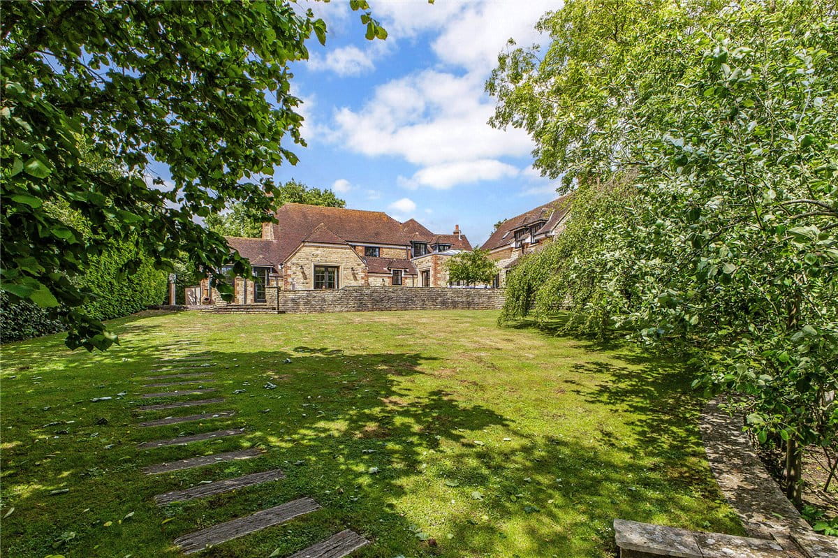 4 bedroom house, Broome Manor Lane, Swindon SN3 - Sold STC