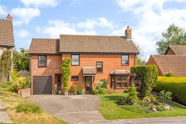 4 bedroom house, Hughes Close, Marlborough SN8 - Available