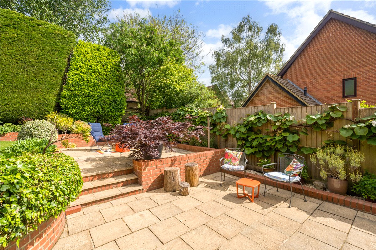 4 bedroom house, Hughes Close, Marlborough SN8 - Available