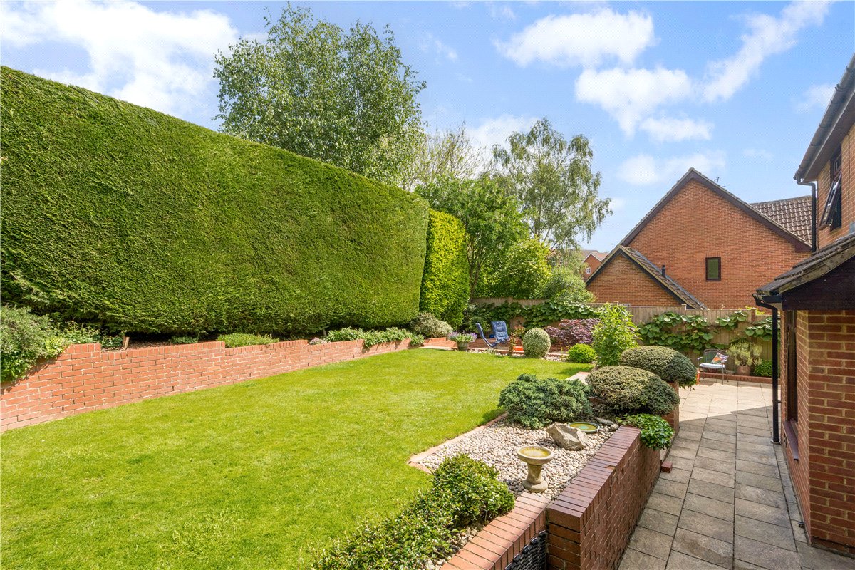 4 bedroom house, Hughes Close, Marlborough SN8 - Available