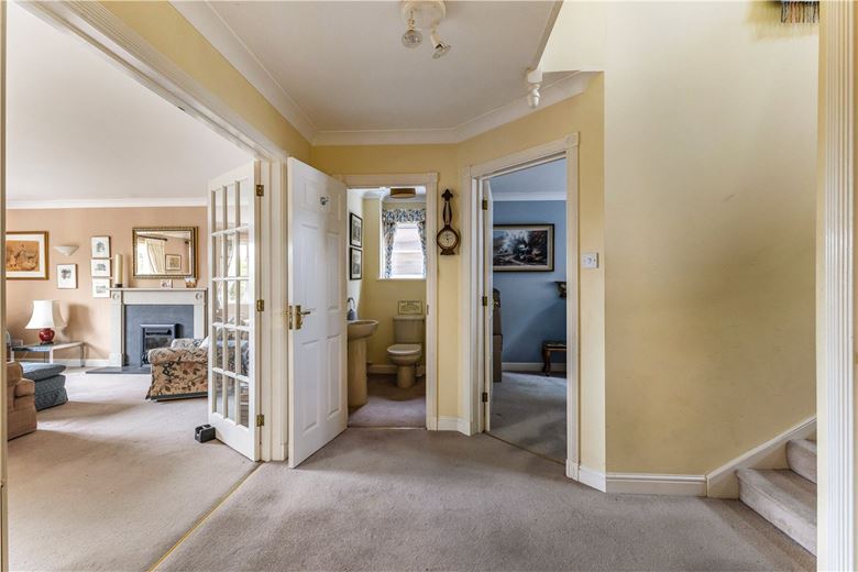 3 bedroom house, Back Lane, Marlborough SN8 - Available