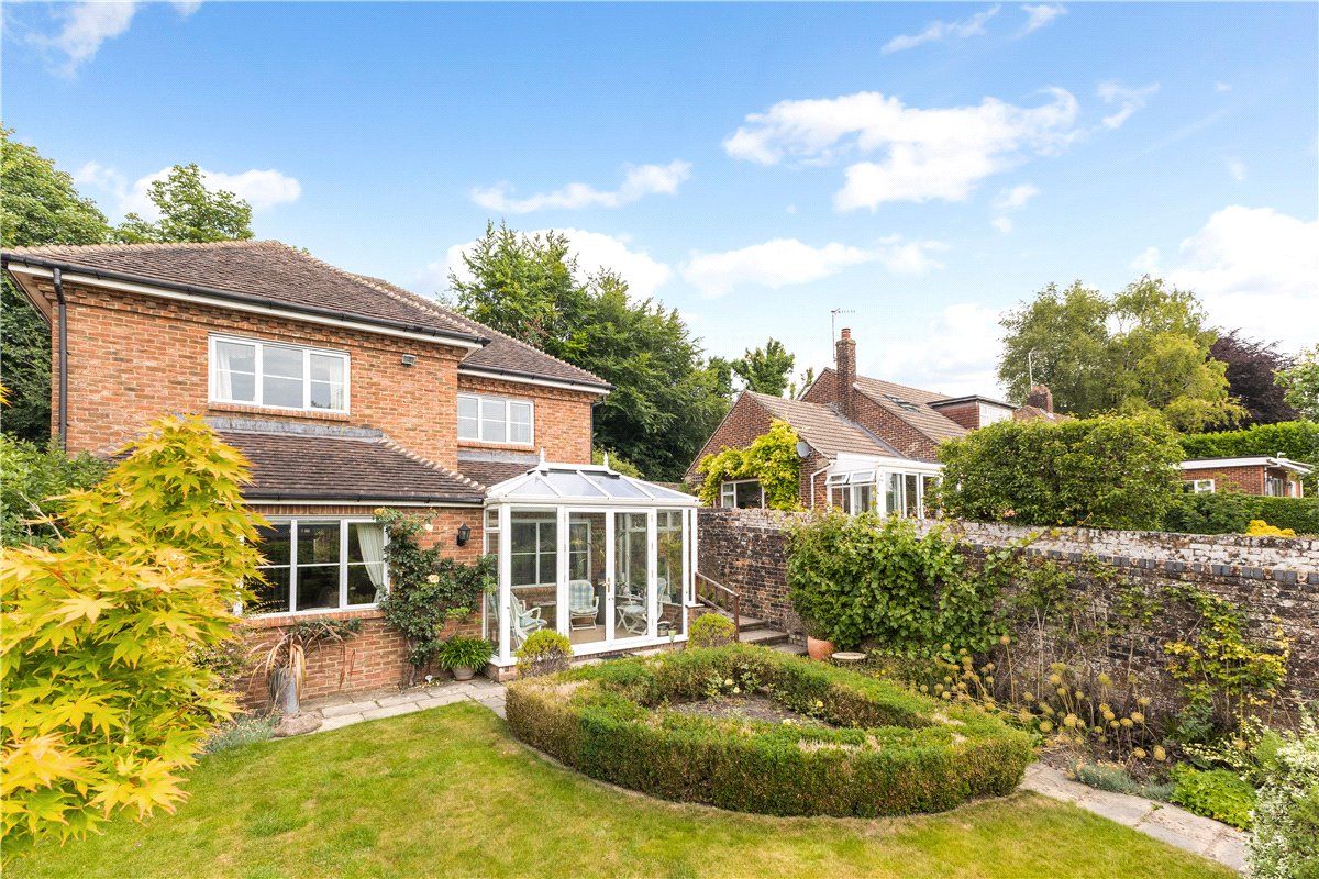 3 bedroom house, Back Lane, Marlborough SN8 - Available