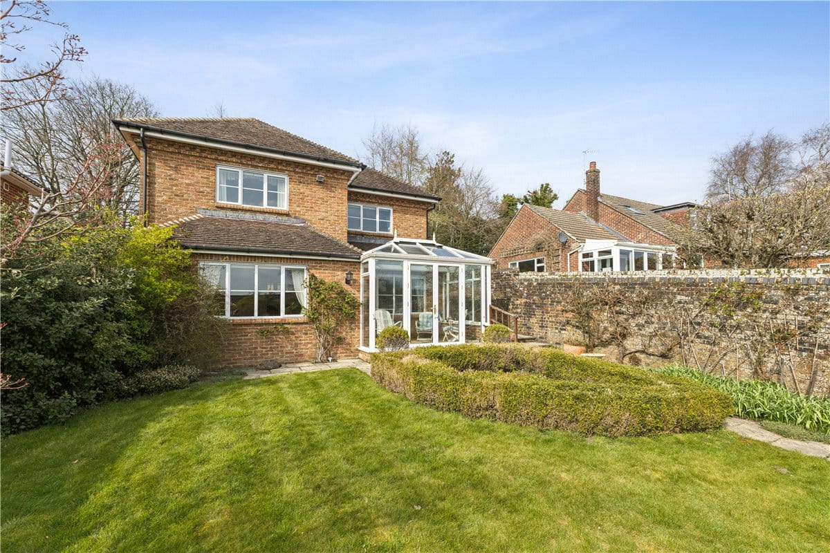 3 bedroom house, Back Lane, Marlborough SN8 - Available