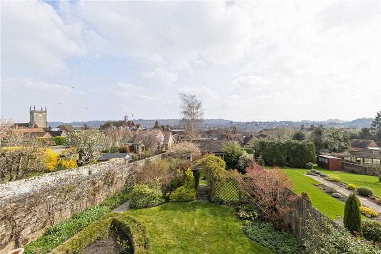 3 bedroom house, Back Lane, Marlborough SN8 - Available