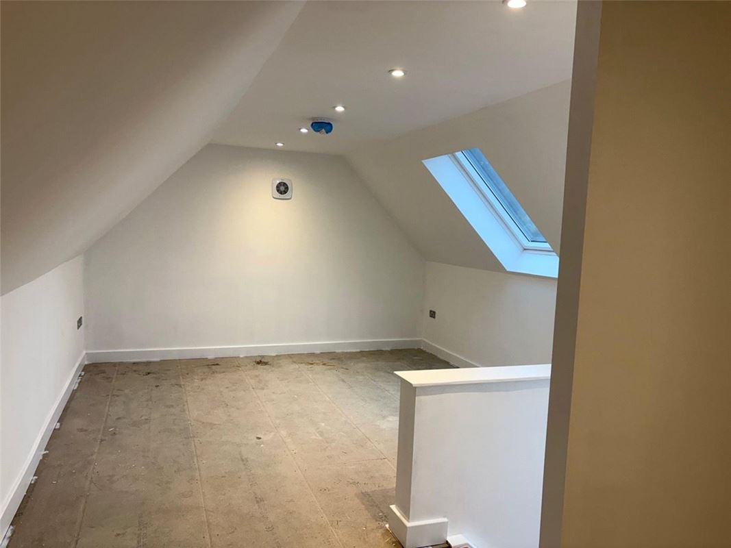 5 bedroom house, Manor Road, Sherborne St. John RG24 - Available