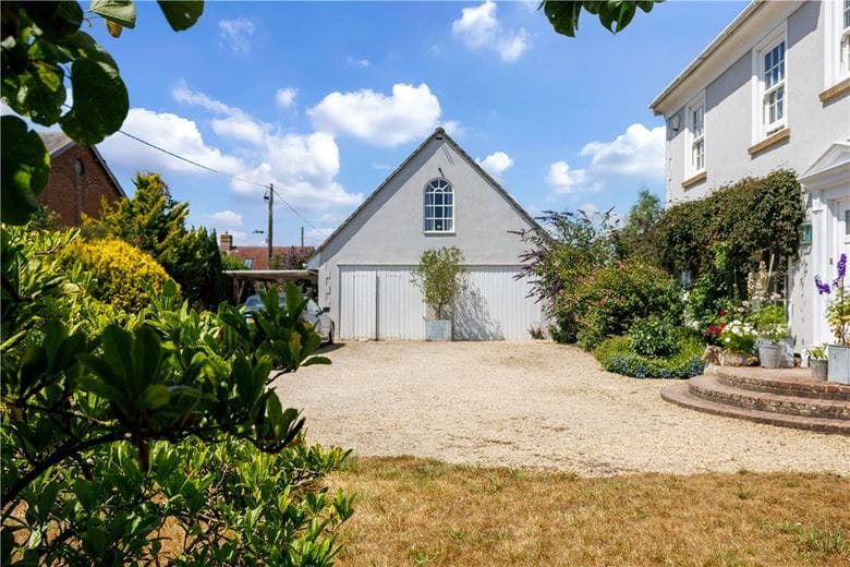 5 bedroom house, Honeystreet, Pewsey SN9 - Available