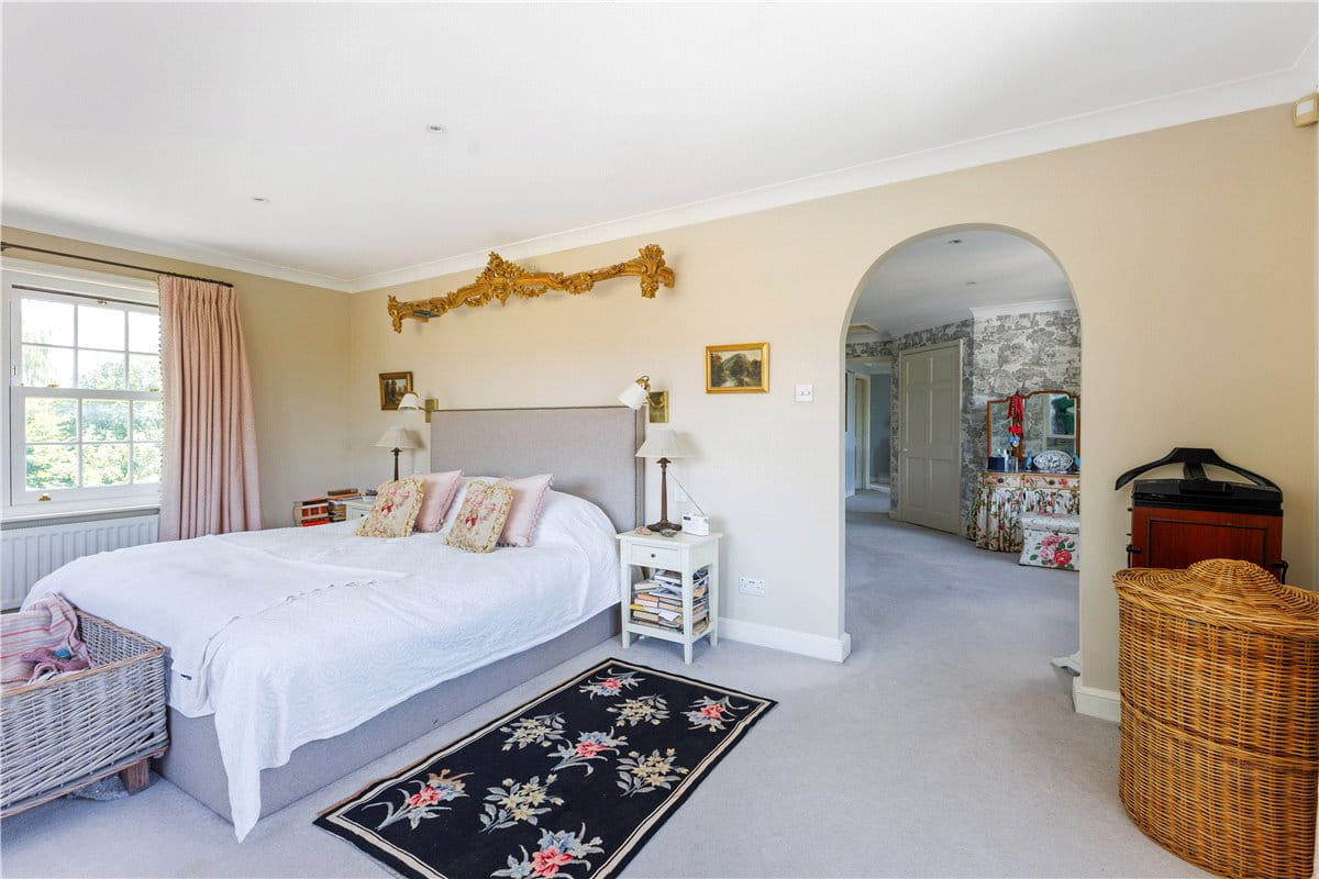 5 bedroom house, Honeystreet, Pewsey SN9 - Available