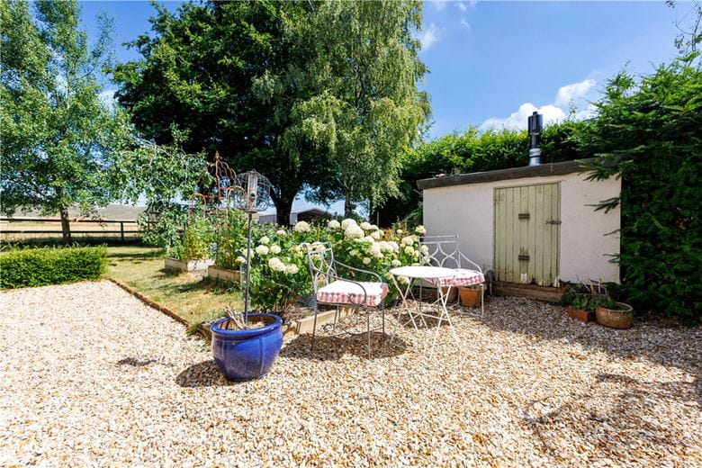 5 bedroom house, Honeystreet, Pewsey SN9 - Available