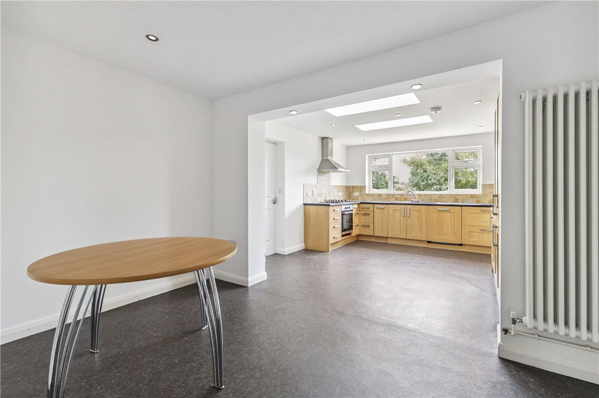 3 bedroom bungalow, West Manton, Manton SN8 - Available