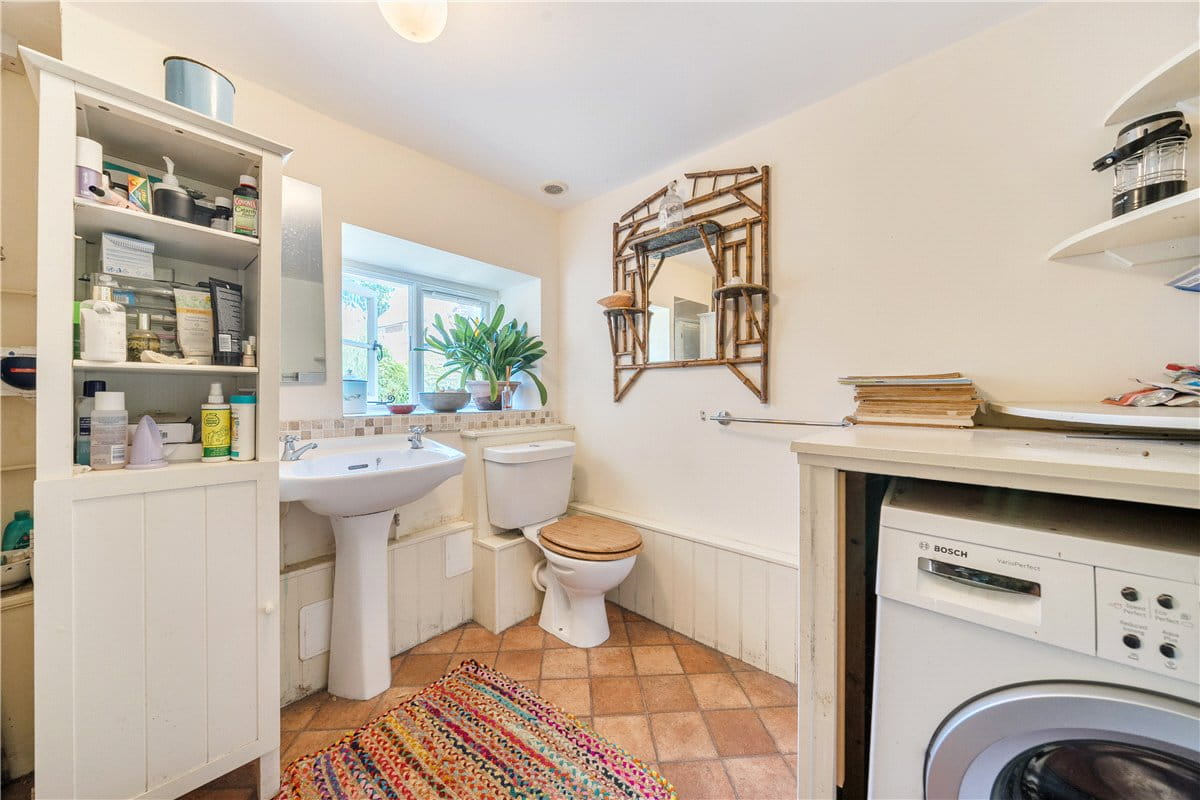 3 bedroom house, East Kennett, Marlborough SN8 - Available