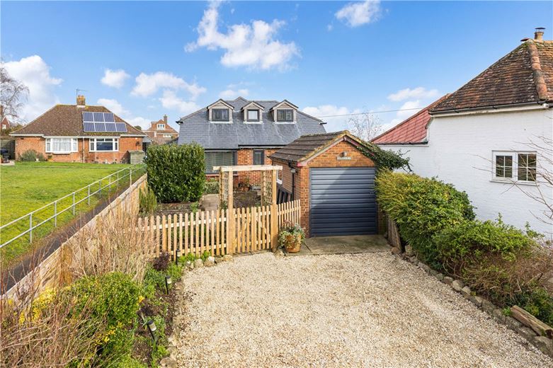 4 bedroom house, Blowhorn Street, Marlborough SN8 - Available