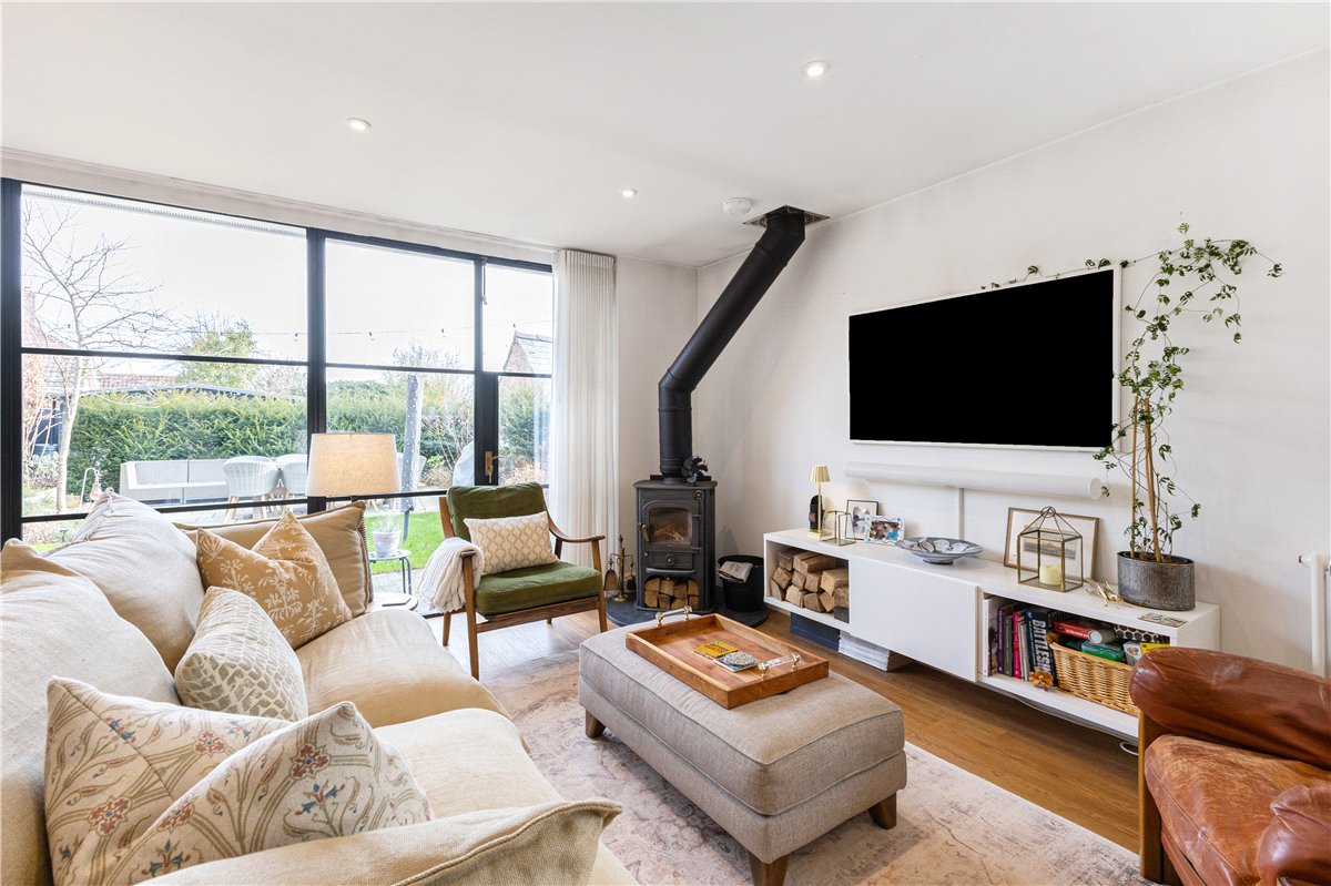 4 bedroom house, Blowhorn Street, Marlborough SN8 - Available