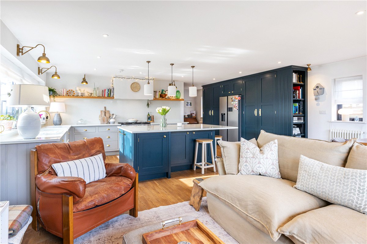 4 bedroom house, Blowhorn Street, Marlborough SN8 - Available