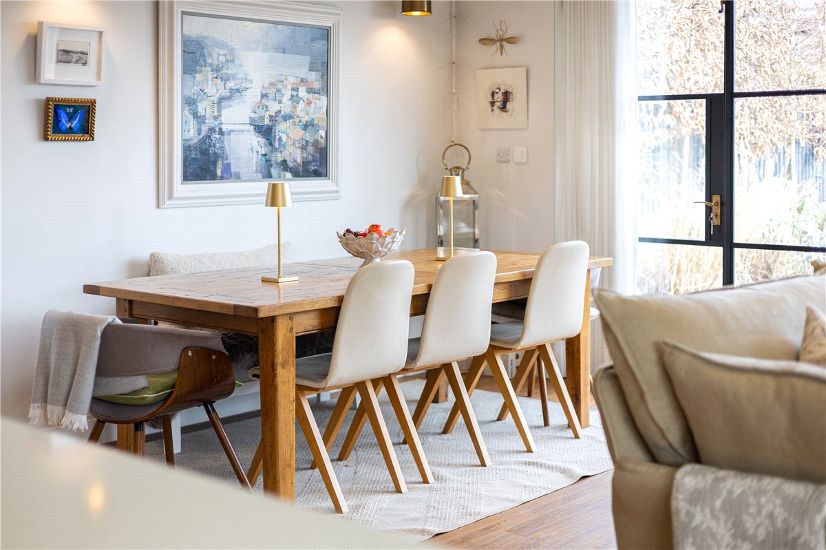 4 bedroom house, Blowhorn Street, Marlborough SN8 - Available