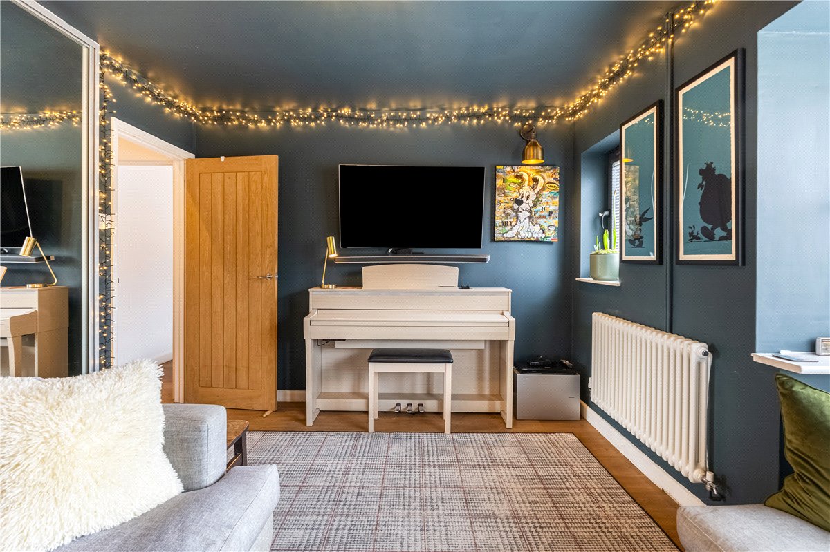 4 bedroom house, Blowhorn Street, Marlborough SN8 - Available