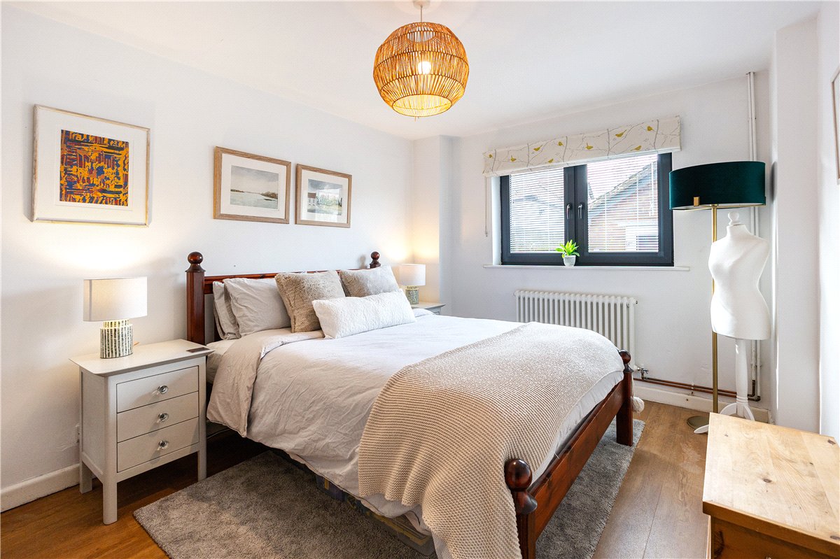 4 bedroom house, Blowhorn Street, Marlborough SN8 - Available