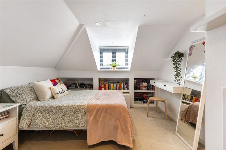 4 bedroom house, Blowhorn Street, Marlborough SN8 - Available