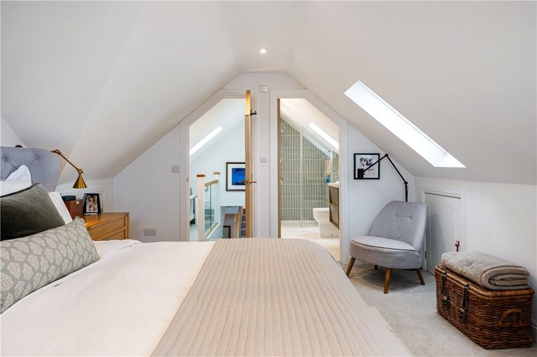 4 bedroom house, Blowhorn Street, Marlborough SN8 - Available