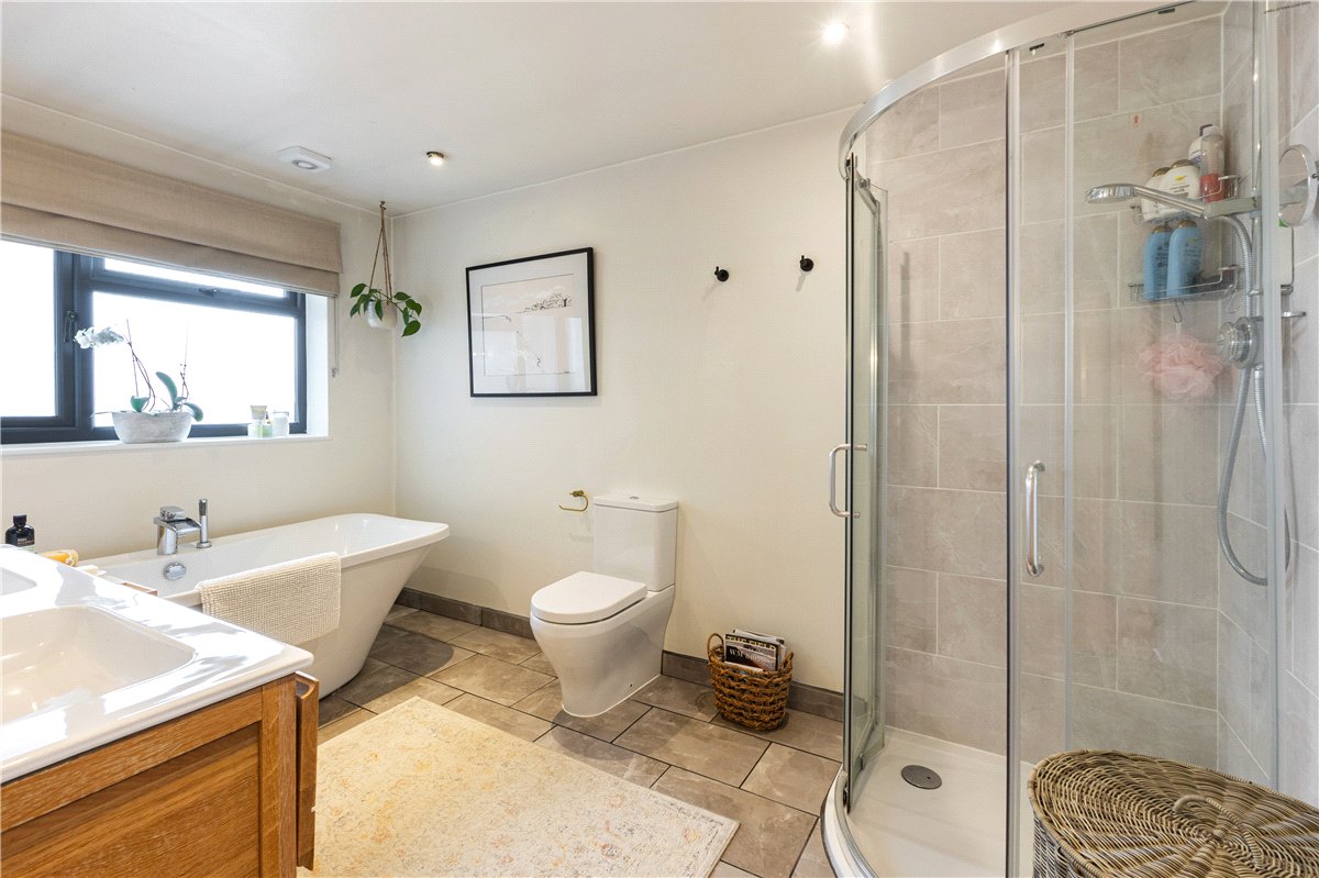 4 bedroom house, Blowhorn Street, Marlborough SN8 - Available