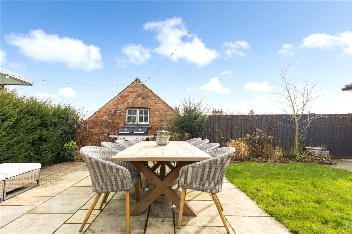 4 bedroom house, Blowhorn Street, Marlborough SN8 - Available