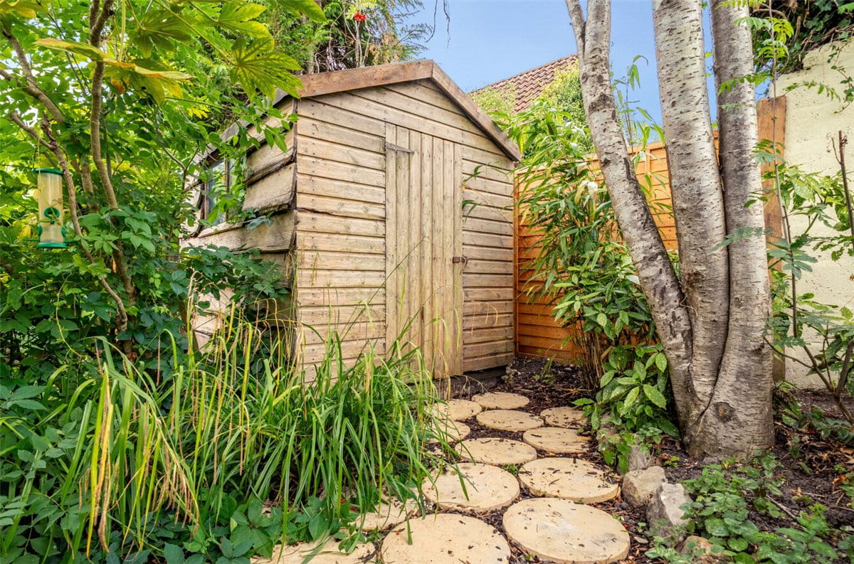 3 bedroom house, Yatesbury, Calne SN11 - Available