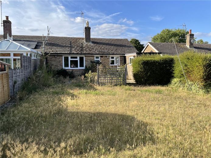2 bedroom bungalow, Broadfields, Pewsey SN9 - Available