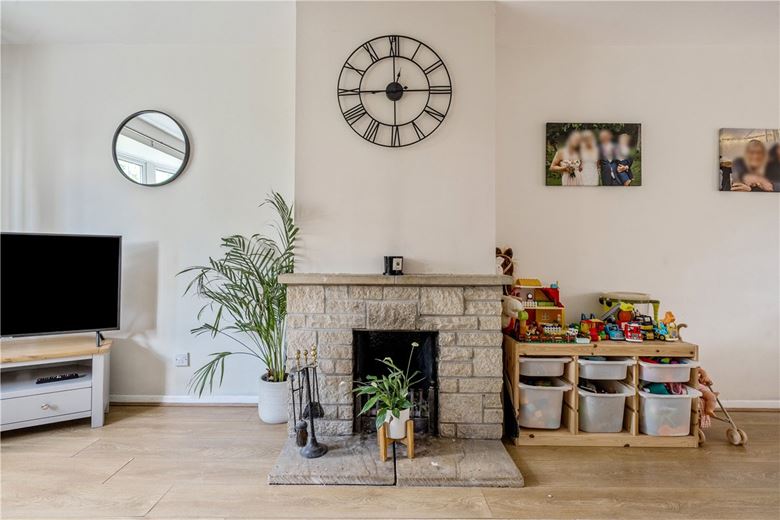 3 bedroom house, Southfield, West Overton SN8 - Available