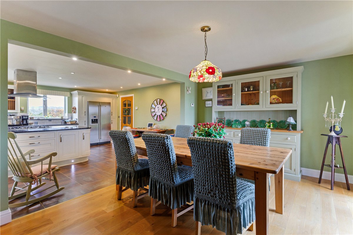 6 bedroom house, The Barton, Clyffe Pypard SN4 - Available