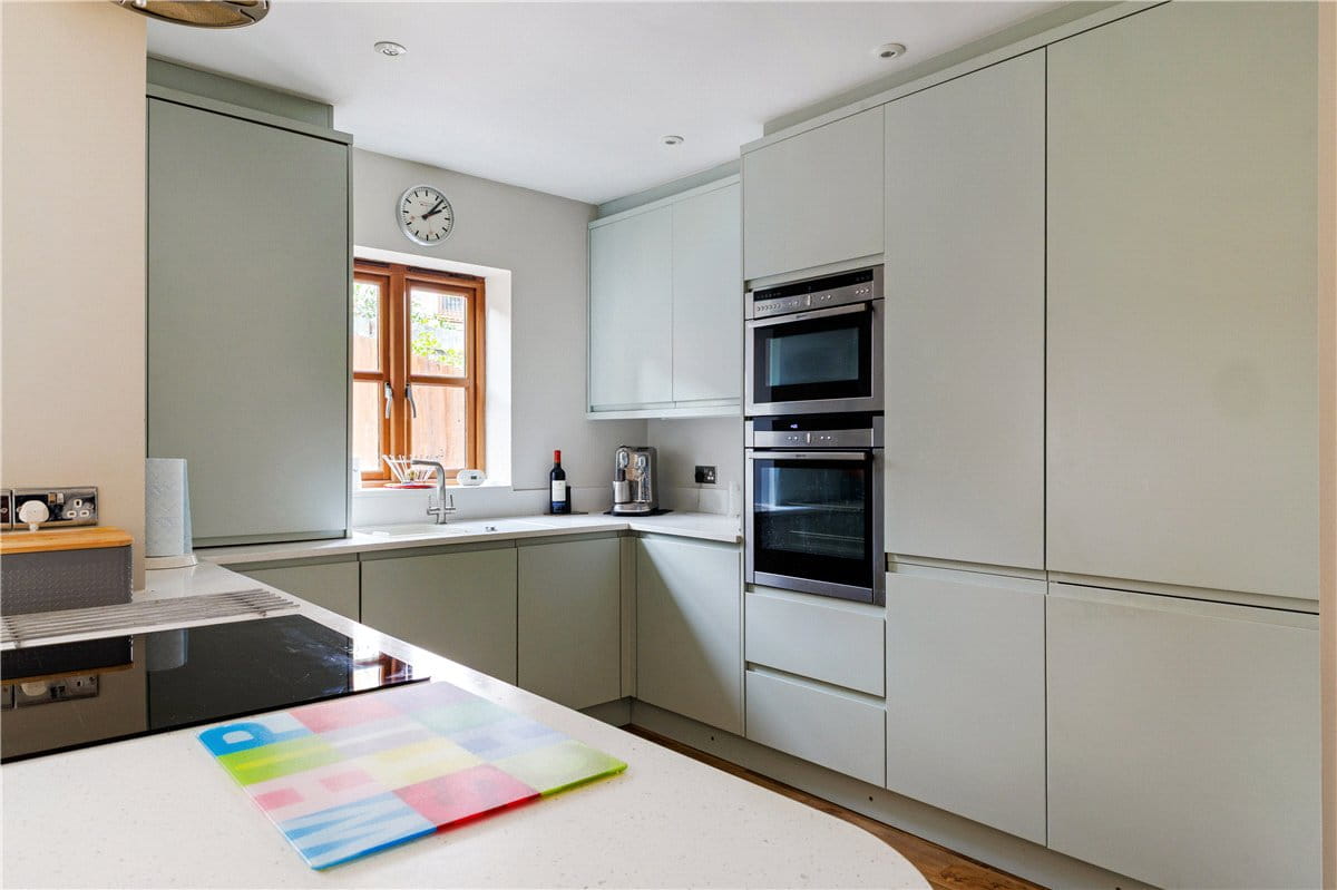 4 bedroom house, Cromwell Court, Marlborough SN8 - Available