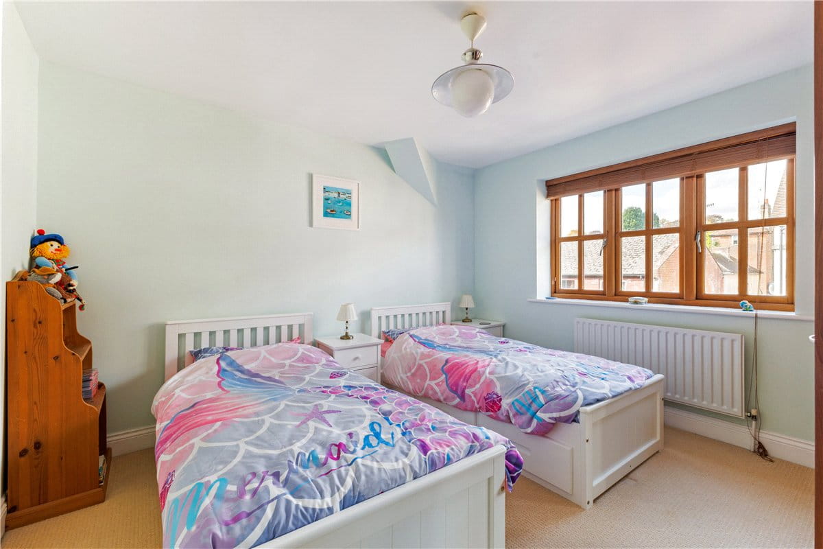 4 bedroom house, Cromwell Court, Marlborough SN8 - Available